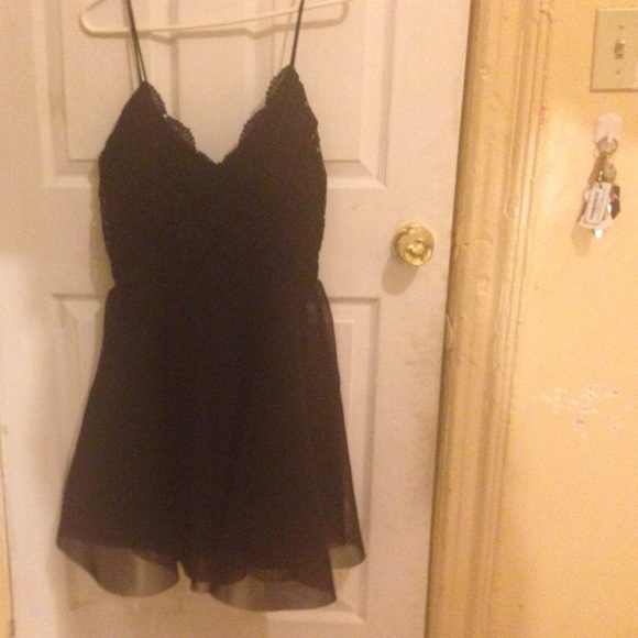 Black dress - Picture 2 of 3