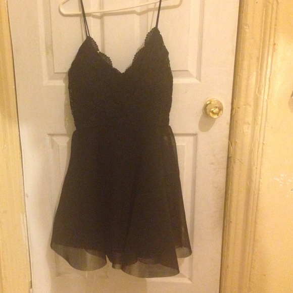 Black dress - Picture 3 of 3