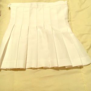 American apparel white pleated skirt