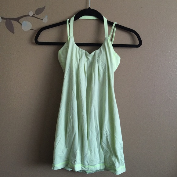 Lululemon lime green tank top size 4