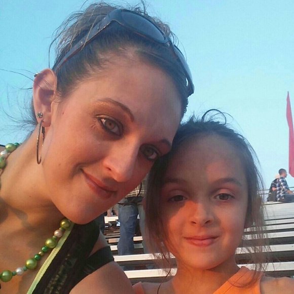 Meet your Posher, Kristi - Picture 2 of 3