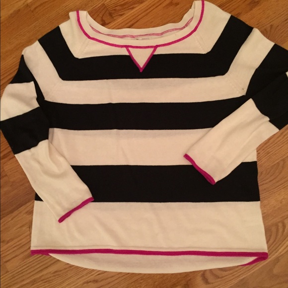 Gap sweater