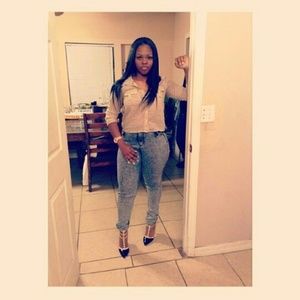 Meet your Posher, Alexia