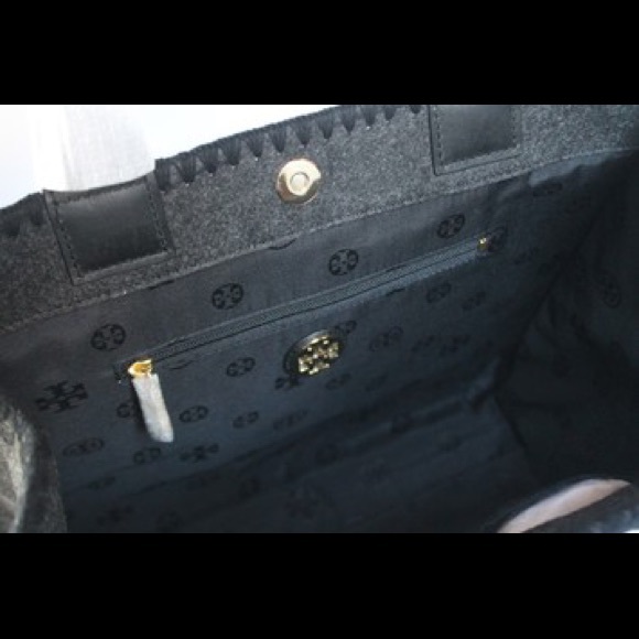 🚫SOLD🚫🎀TORY BURCH Ella Flannel Tote - Picture 3 of 4