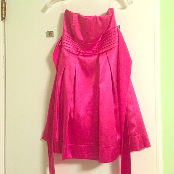 Short cocktail dress. Size 5 !