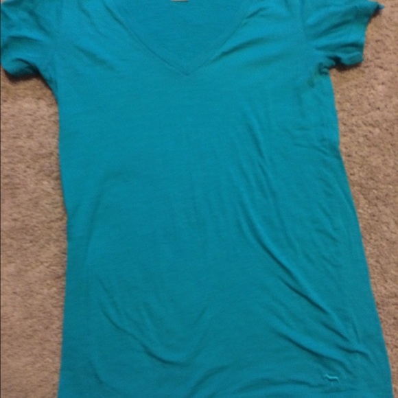 VS Pink v neck shirt