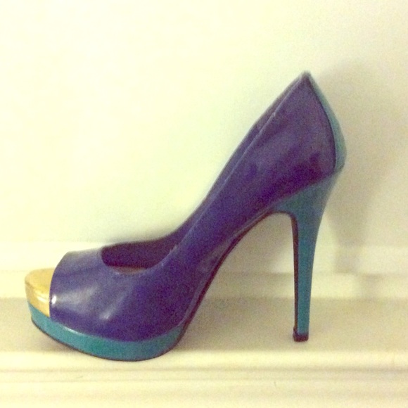Open toed pumps - Picture 1 of 1