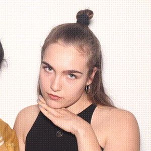 Meet your Posher, Em