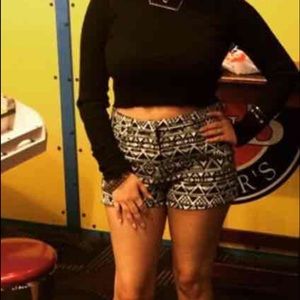 White & Black tribal high-waist shorts