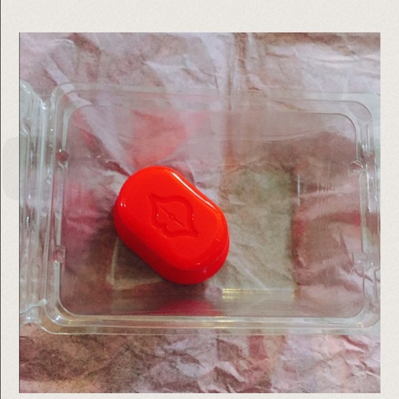 Lip plumper size Medium