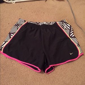 Nike shorts size medium