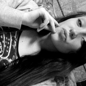 Meet your Posher, Cassandra