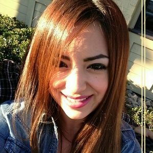 Meet your Posher, Carolina