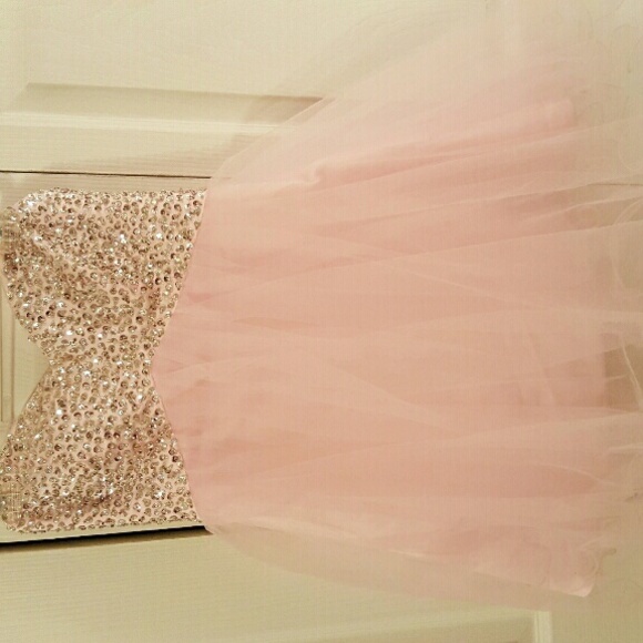 Light pink short prom/homecoming dress - Picture 2 of 4