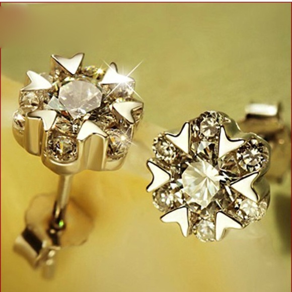 925 sterling silver cz flower earrings - Picture 2 of 4