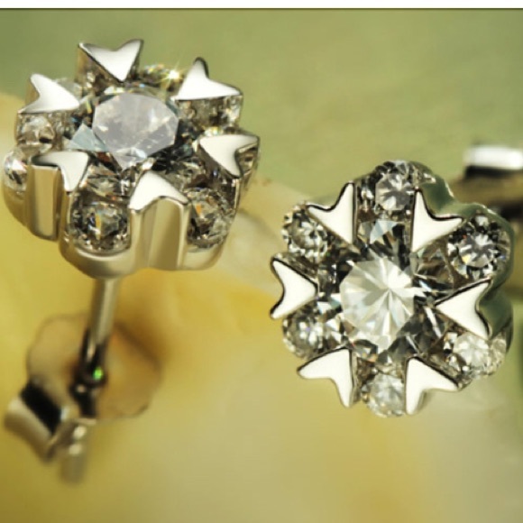 925 sterling silver cz flower earrings - Picture 3 of 4