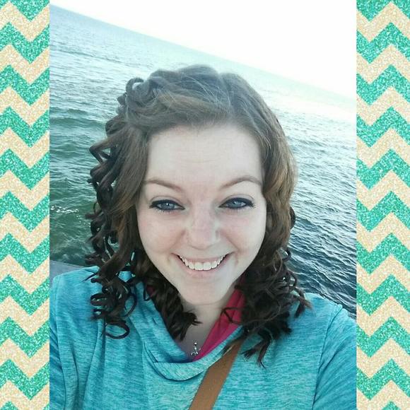 Meet your Posher, Alisha - Picture 1 of 1