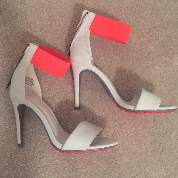 H&M | White and Hot Pink Heel