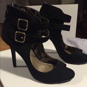 Black Christian Siriano heels!