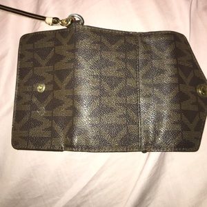 Iphone 5 Michael Kors case/wallet!