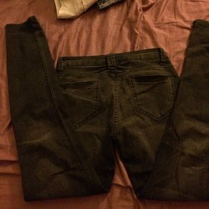 London Bridge skinny jeans. Size 28.