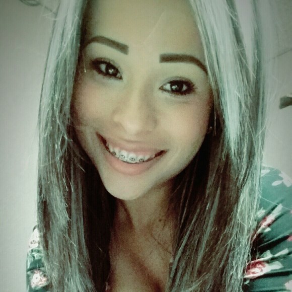 Meet your Posher, Olivia