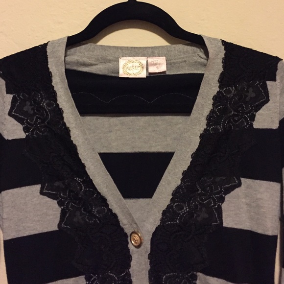 Parfait Striped Cardigan with Lace - Picture 2 of 4