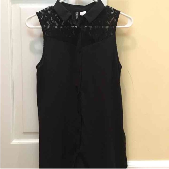 Black collared top