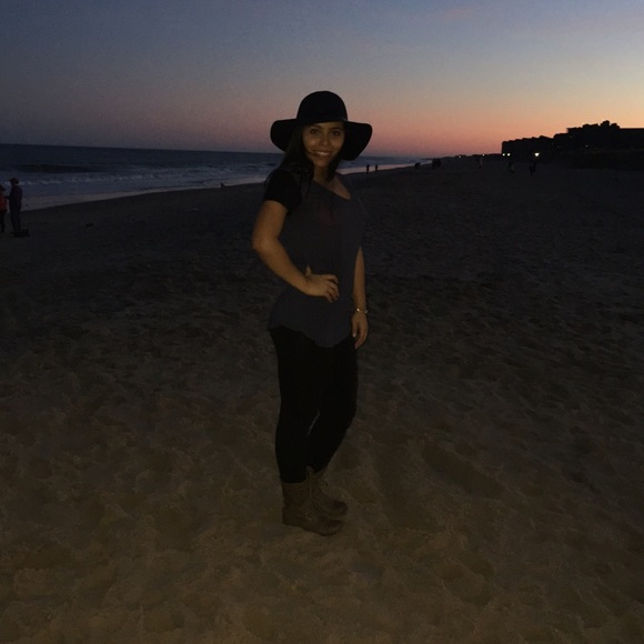 Meet your Posher, Ariana