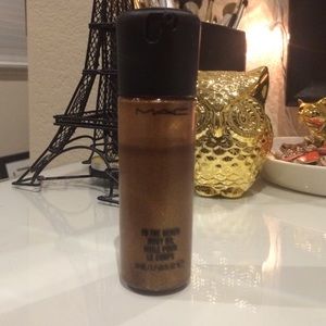 MAC glitter tan body oil