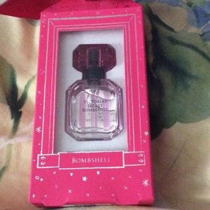 Victoria's Secret Bombshell perfume