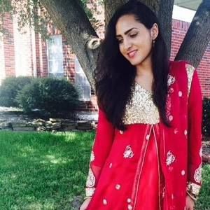 Meet your Posher, Raesa