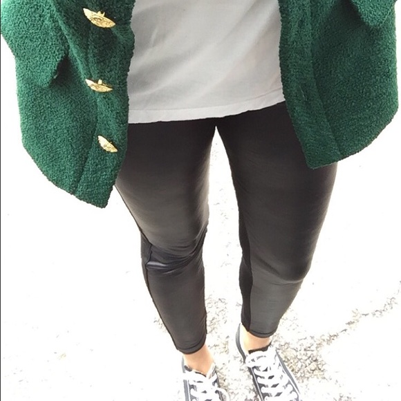 Meet your posher! - Picture 3 of 3