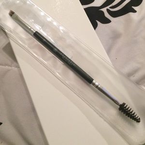 Brand-new Anastasia Beverly Hills brow brush