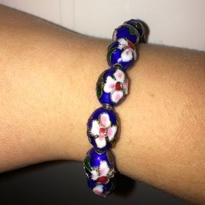 Flower design beaded bracelet