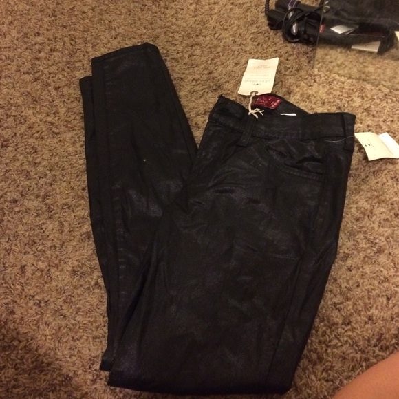 Lucky Brand The Edgy Jean