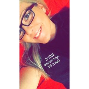 Meet your Posher, Carla