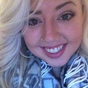 Meet your Posher, Whitney