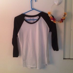 B&W baseball tee!!