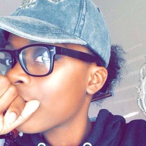 Meet your Posher, Kayleana