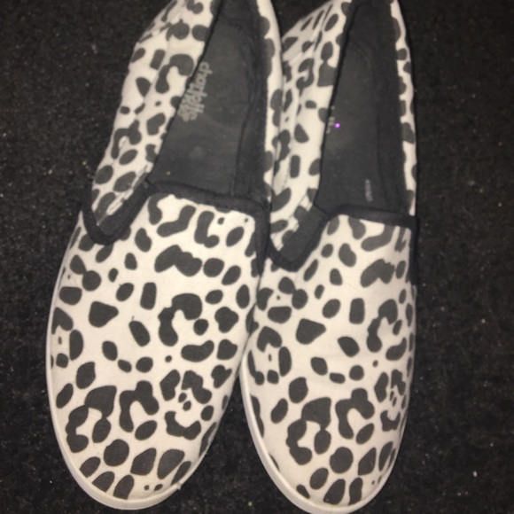 BLACK AND WHITE CHEETAH PRINT SLIP ONS