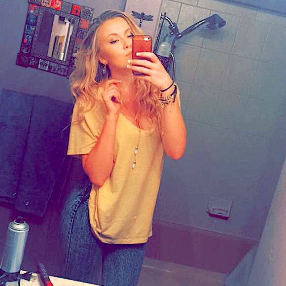 Meet your Posher, Rebecca