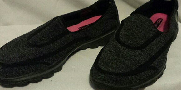 Skechers Go Walks