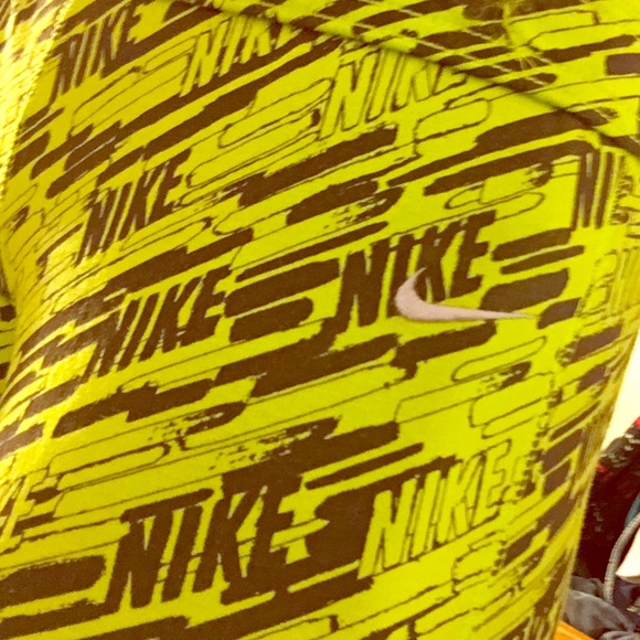 green/yellow Nike leggings
