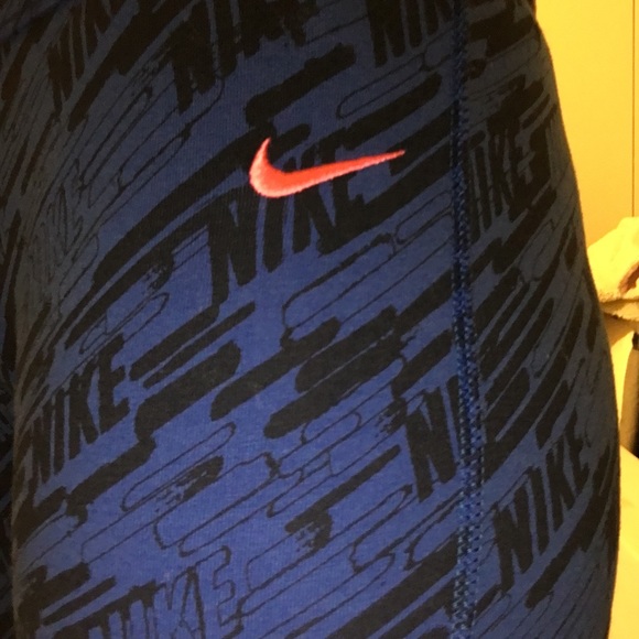 Nike pant NWT never worn leggings navy blue