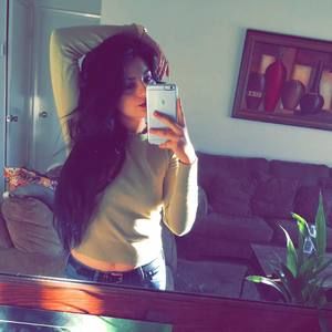 Meet your Posher, Alexia