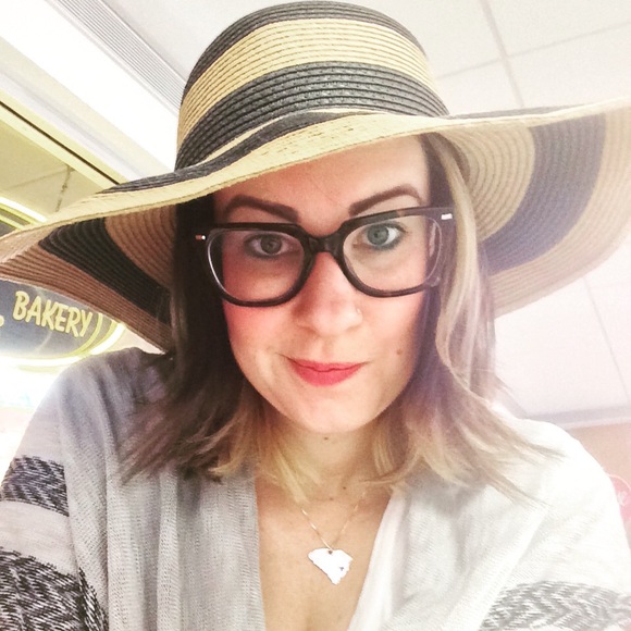 Meet your Posher, Michelle - Picture 1 of 1