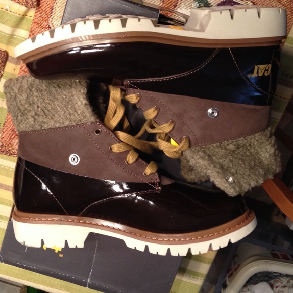 **SALE**NWT in Box  CAT ankle height women's boot, - Picture 2 of 4