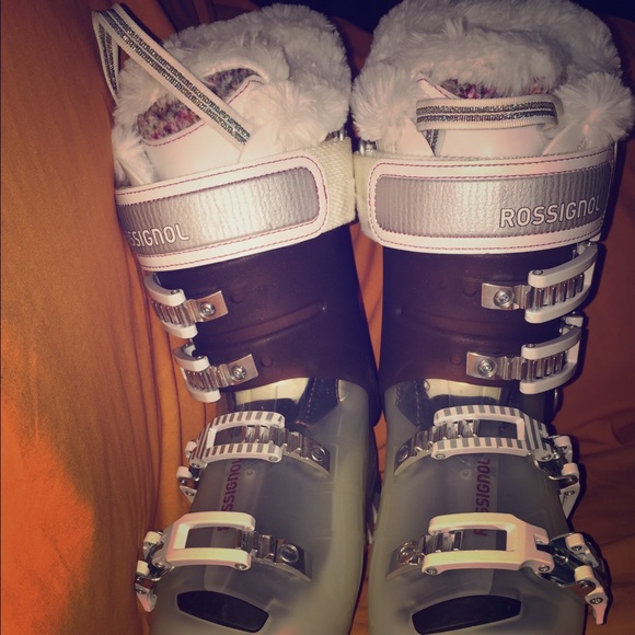 BRAND NEW ROSSIGNOL SKI BOOTS - Picture 1 of 4