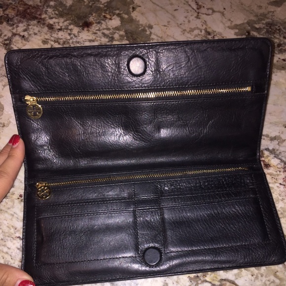 Tory Burch Black Patent Leather Suki Wallet - Picture 2 of 2